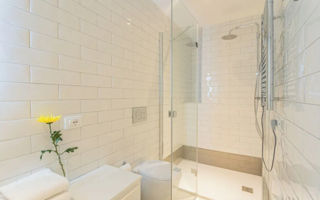 Your Private Harbour Nearby George Clooney by Rent all Como