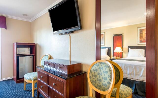 Queencity Inn