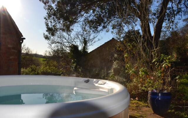 Loft Apartment nr Bath & Bristol with hot tub