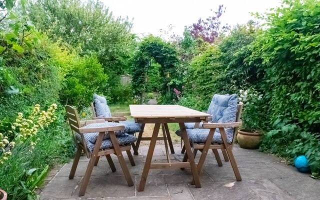 3 Bedroom Fulham House With a Charming Garden