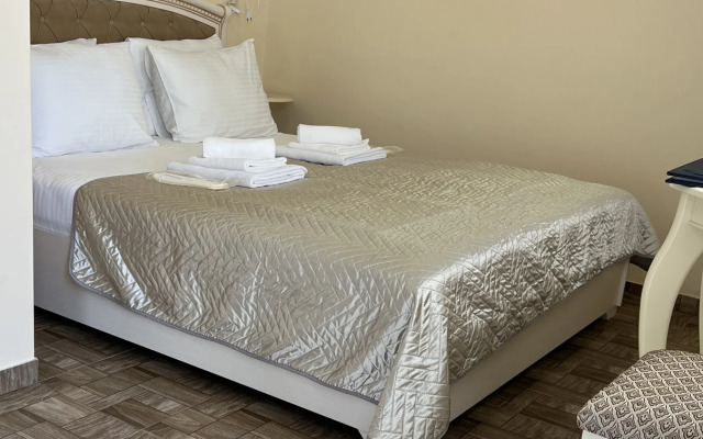 Дельфин-море (Сухум)