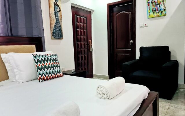 Beautiful Quiet & Cozy  Close to Highway