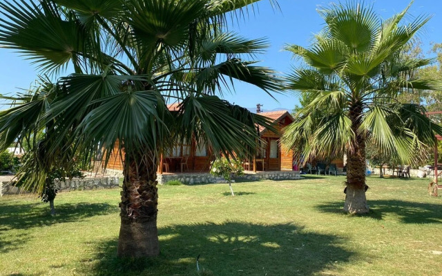 Demre Sahildeki Ev Bungalov
