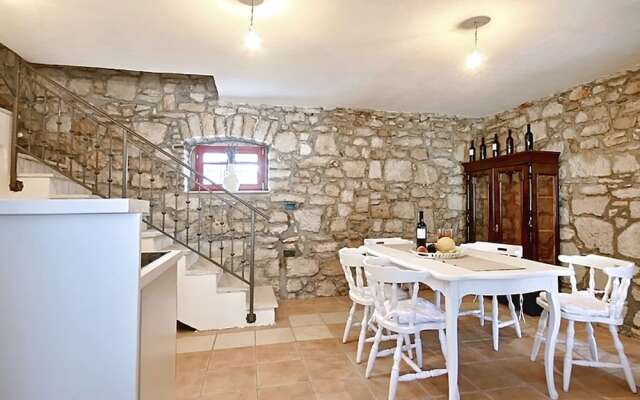 Beautiful Villa in Dracevac With Swimming Pool