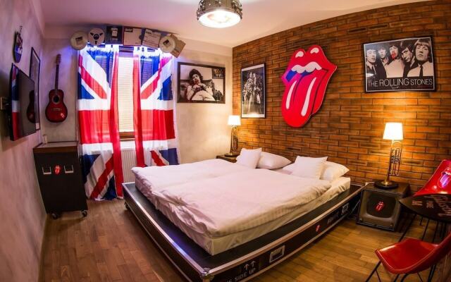 Retro Hotel Garage