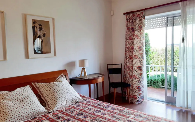 Impecable 4-bed Villa in Praia da Areia Branca
