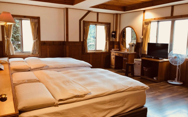 Fenchihu Hotel