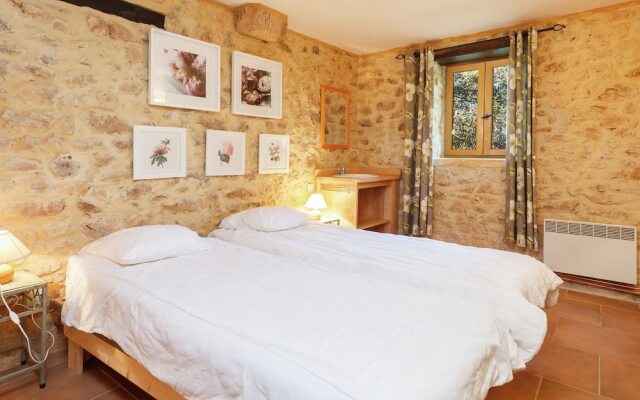 Detached, Characteristic House in Nature Near Saint-cirq-madelon