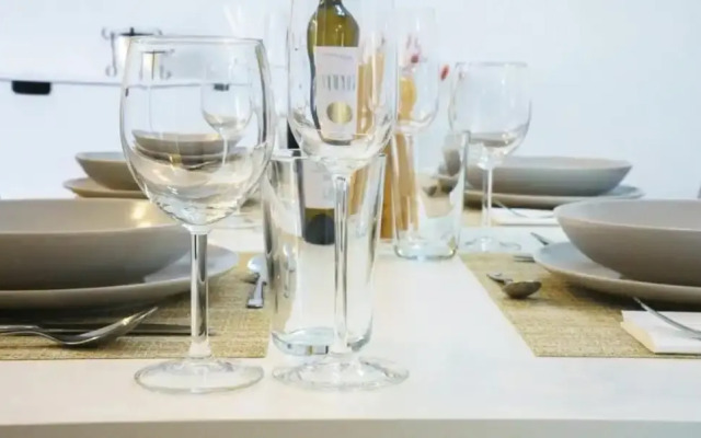 Loutraki Coastal Apartment Retreat