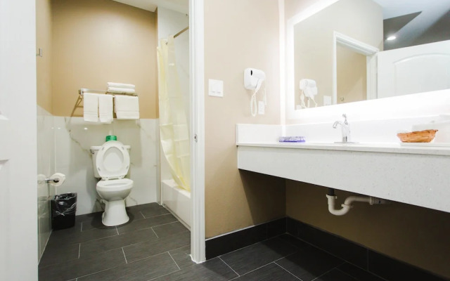 Budget Host Inn & Suites