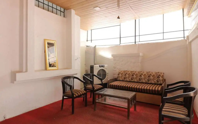 Oyo Flagship 77425 Hotel Manas