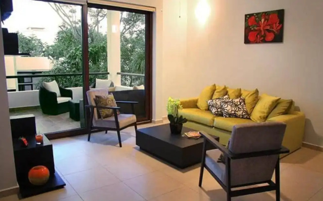 M8 Condo in Tropical Hideaway by Gate48