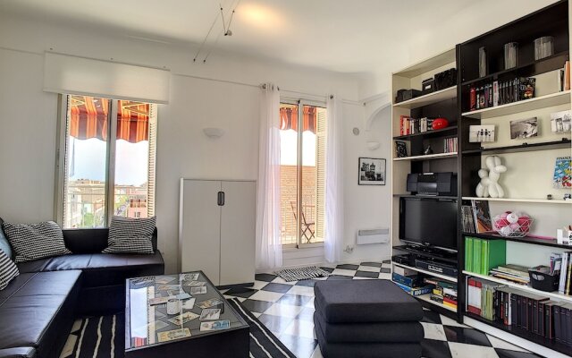 "Notre Dame" by Nestor&Jeeves