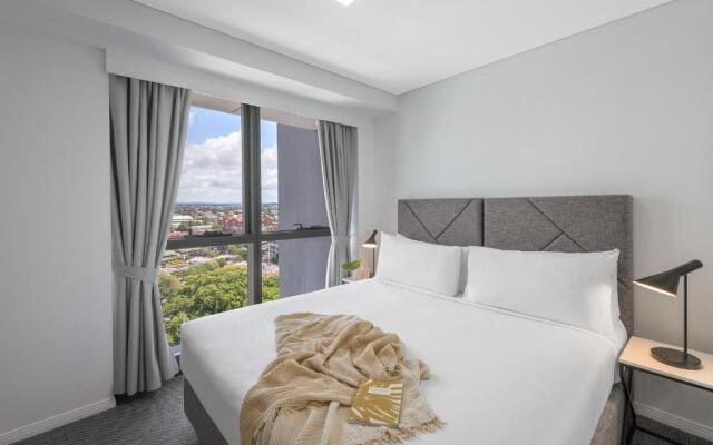 Meriton Serviced Apartments Adelaide Street