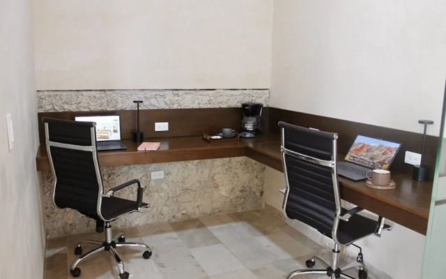 Adoro Hotel Boutique