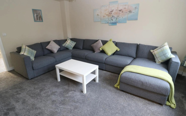 Modern Town House Shepley