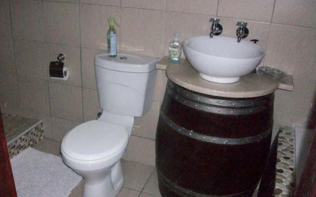 Bread & Barrel Bellville  Guesthouse