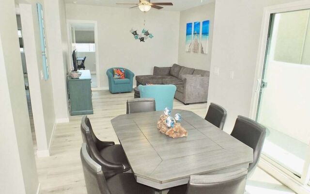 New Beach & Bay Retreat Full of Amenities!