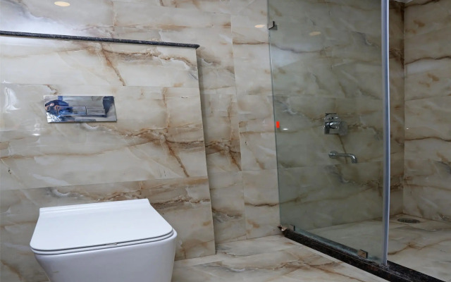 OYO 15210 Hotel Aashna