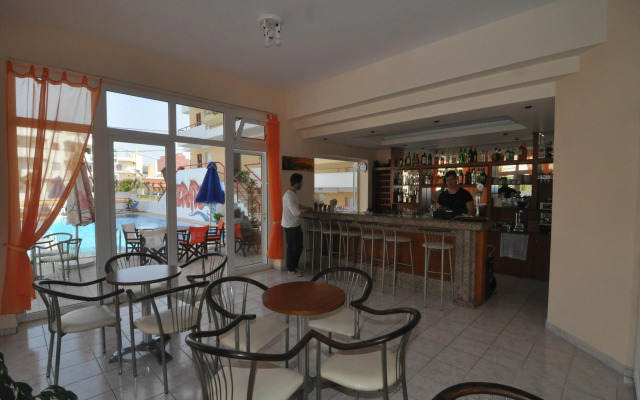 Erato Studios & Apartments