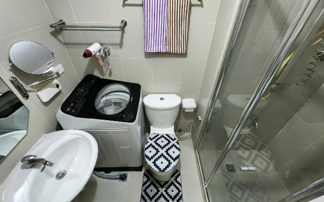 High-Tech Studio at Grass Residences -2 persons only, Quezon City
