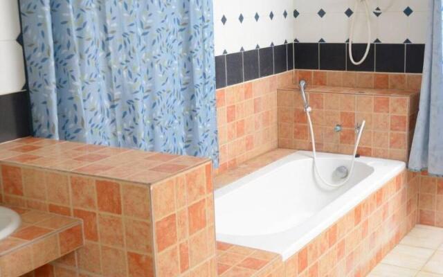 Huaykhakhaeng Country Home Resort