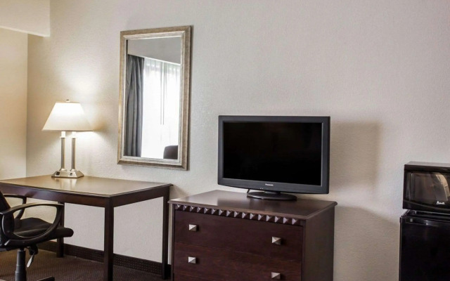 Comfort Inn & Suites Lumberton Central I-95