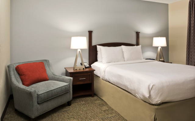 Staybridge Suites Charlotte Ballantyne by IHG