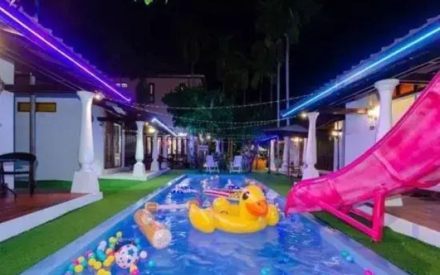 Karnie Cheer Pool Villa & Resort Pattaya
