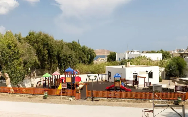 Naousa Center Living