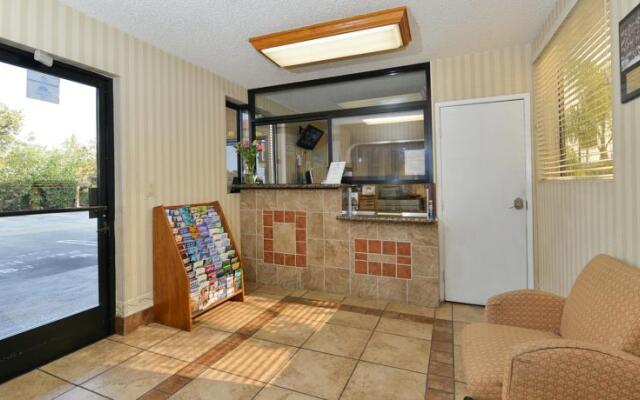 Lax Stadium Inn (Ex Americas Best Value Inn)