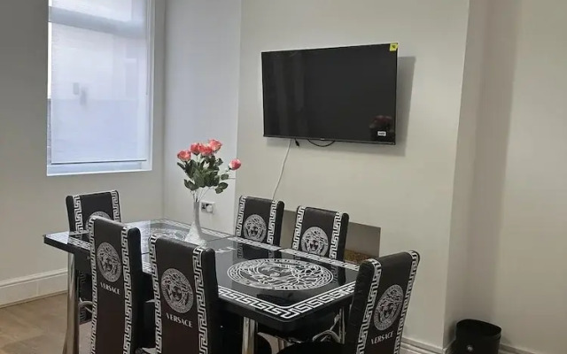 Doncaster Dream House Retreat