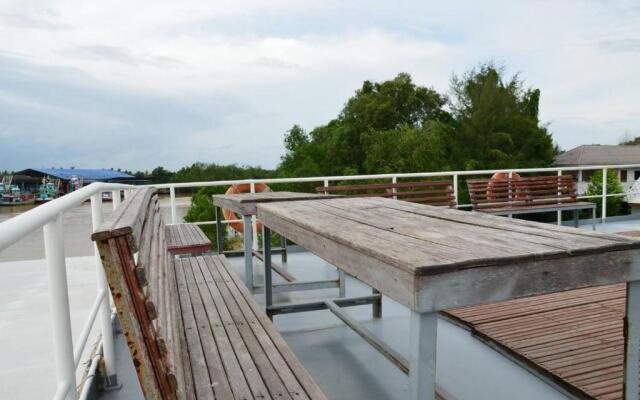 Chumphon Night Boat to Koh Tao