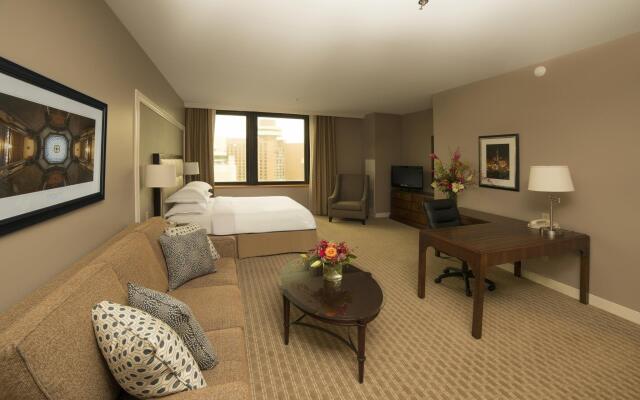 Hilton Indianapolis Hotel & Suites