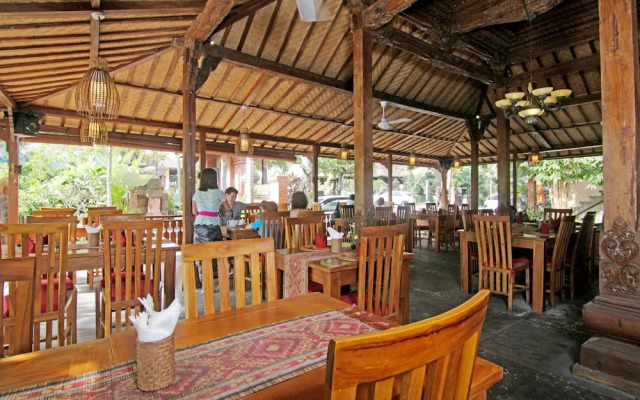 ZEN Premium Ubud Pengosekan 2