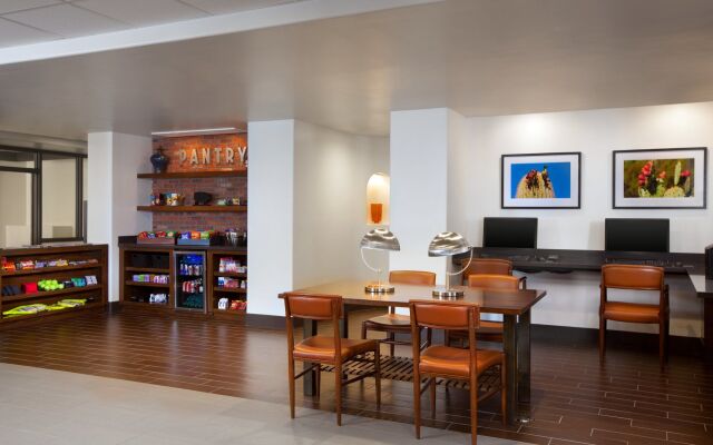 Four Points by Sheraton Phoenix South Mountain