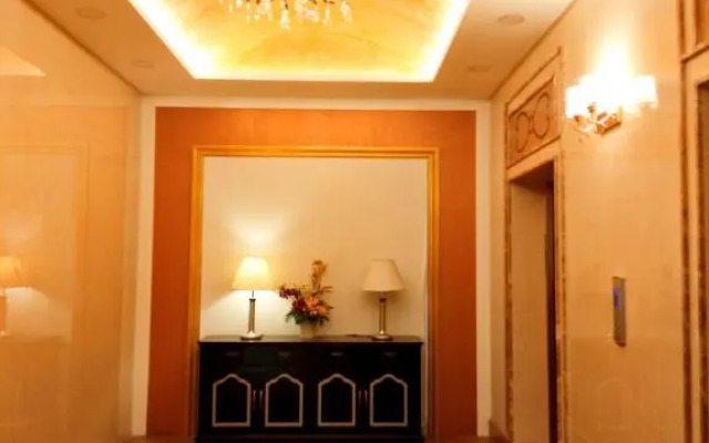 Kampar Champs Elysees, King Bed Studio unit 12A21