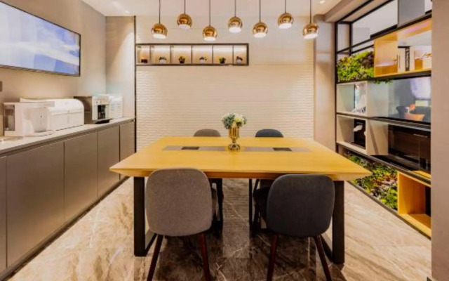 Homeinn Selected Hotel (Karamay Youyi Road)