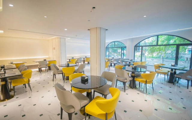 Nanjing Sirv 1st Business Hotel