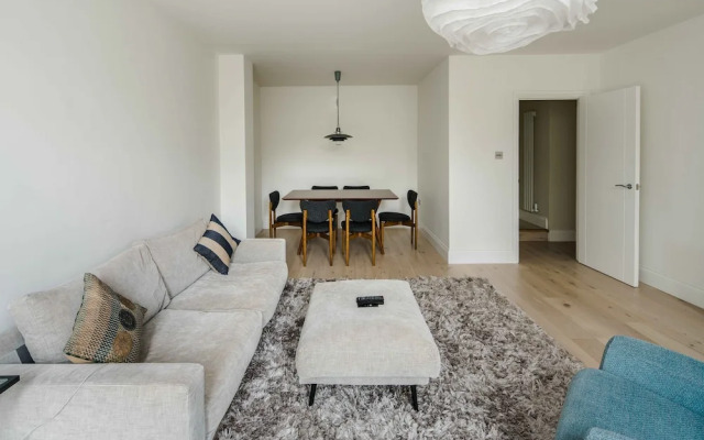 Stylish 2 Bedroom / 2 Bath In Notting Hill