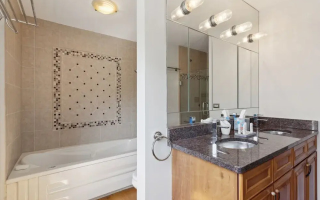 Family-Friendly South Loop Escape by RedAwning