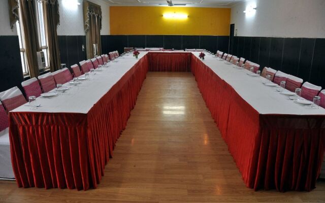 Hotel Goverdhan Palace