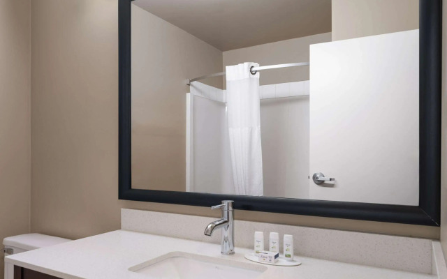 Super 8 by Wyndham Sherwood Park/Edmonton Area