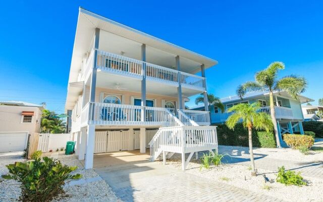 The Deckhouse by AMI Locals