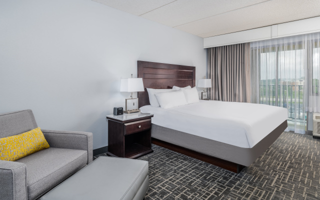 Crowne Plaza Milwaukee Airport by IHG