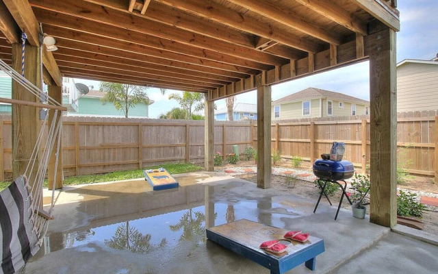 Spacious & Pet Friendly + Game Room Sleeps 10