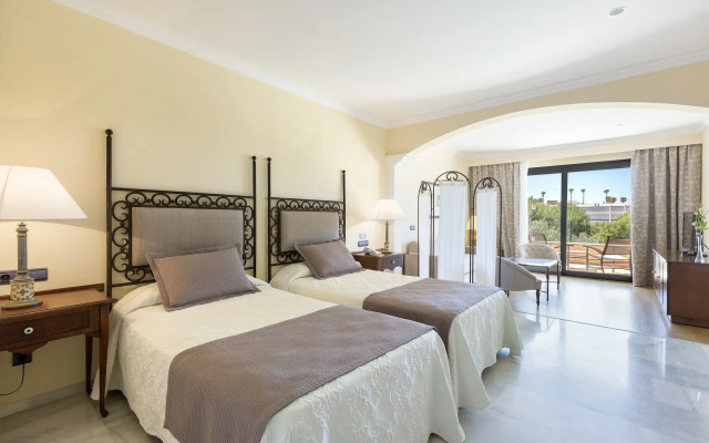 Hipotels Barrosa Palace & SPA