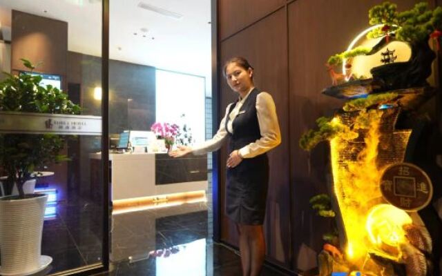Three Hotel