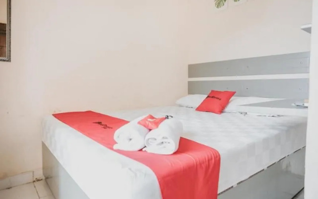 RedDoorz near CBD Ciledug