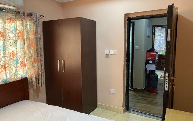 Oyibi New Furnished House - Charming 3 Bedroom